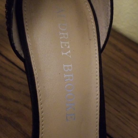 Shoes - Picture 2 of 5